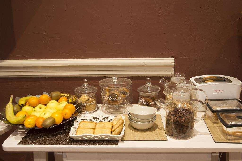 Brit Hotel Roanne - Le Grand Hotel ร้านอาหาร รูปภาพ