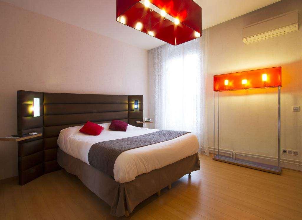 Brit Hotel Roanne - Le Grand Hotel ห้อง รูปภาพ