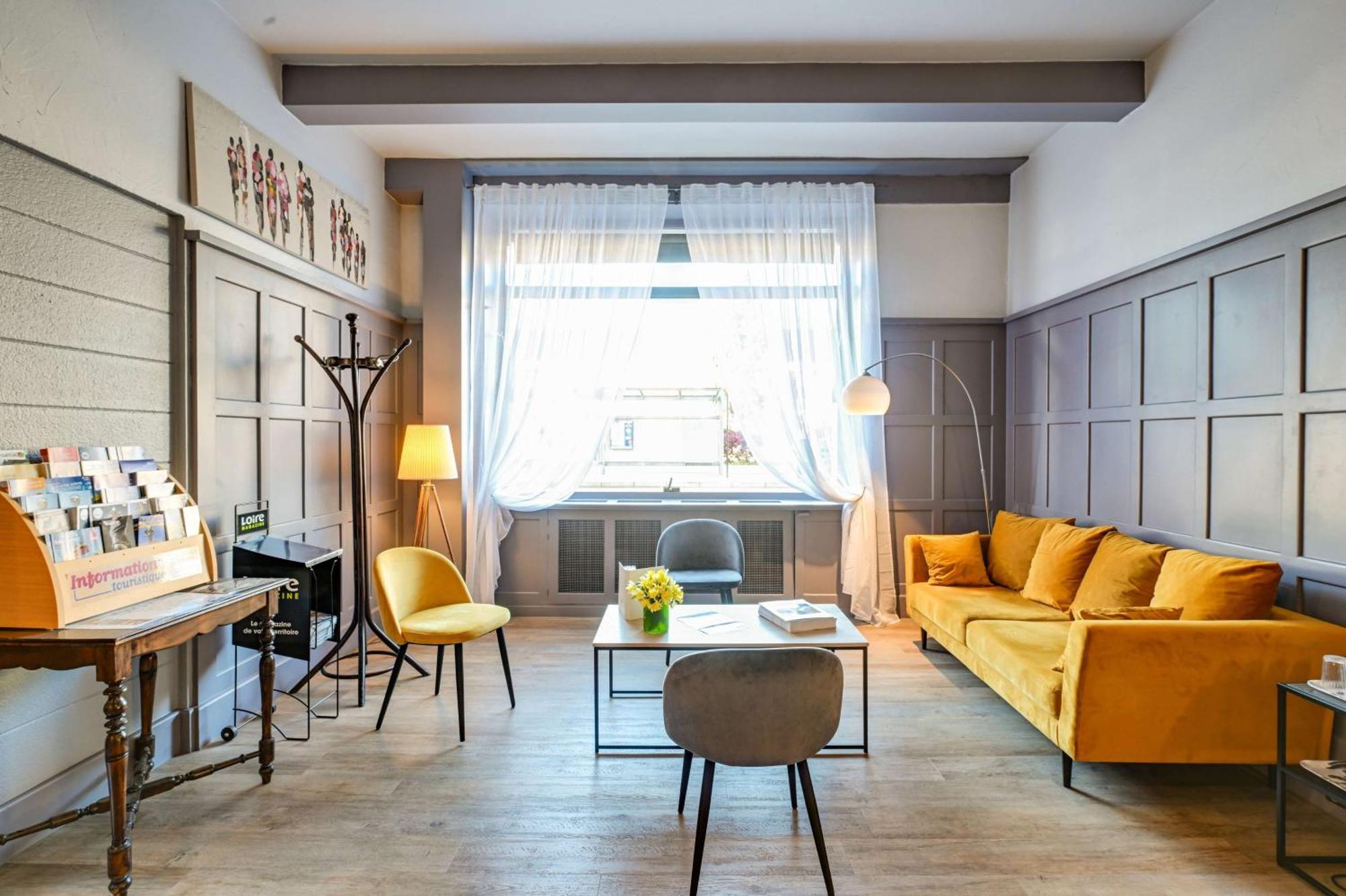 Brit Hotel Roanne - Le Grand Hotel ภายนอก รูปภาพ