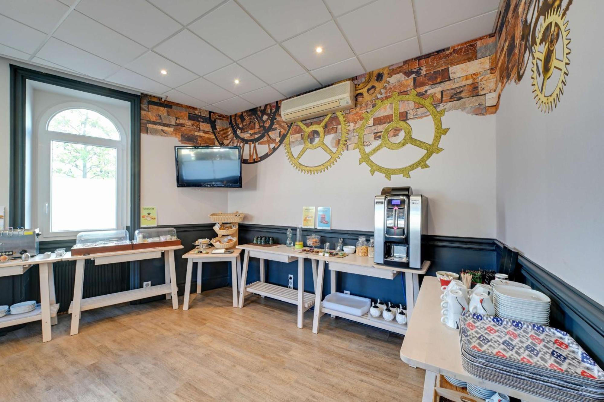 Brit Hotel Roanne - Le Grand Hotel ภายนอก รูปภาพ