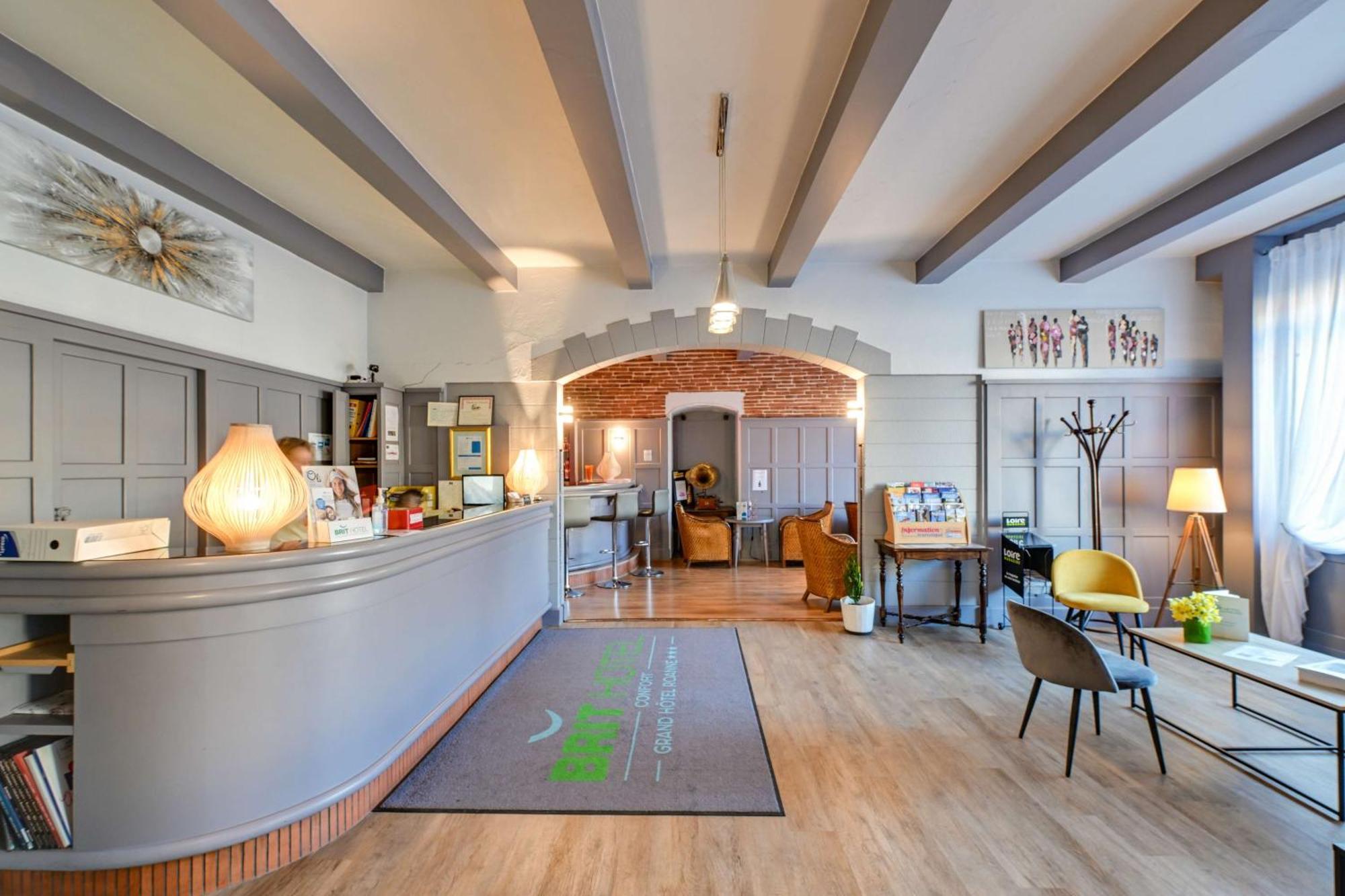Brit Hotel Roanne - Le Grand Hotel ภายนอก รูปภาพ