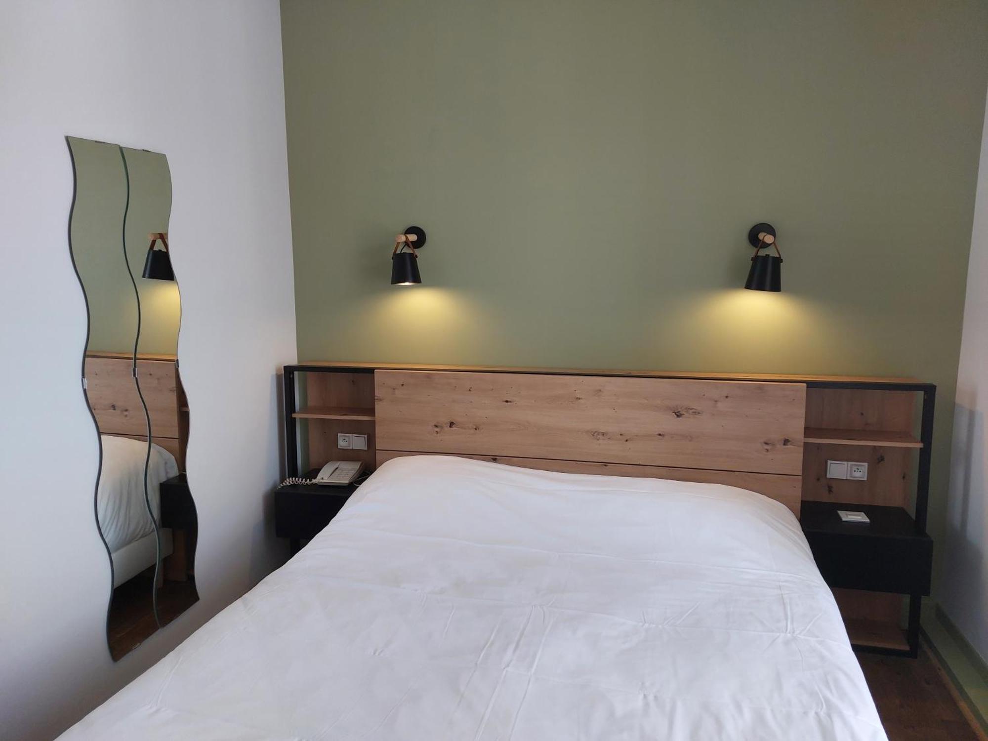 Brit Hotel Roanne - Le Grand Hotel ภายนอก รูปภาพ