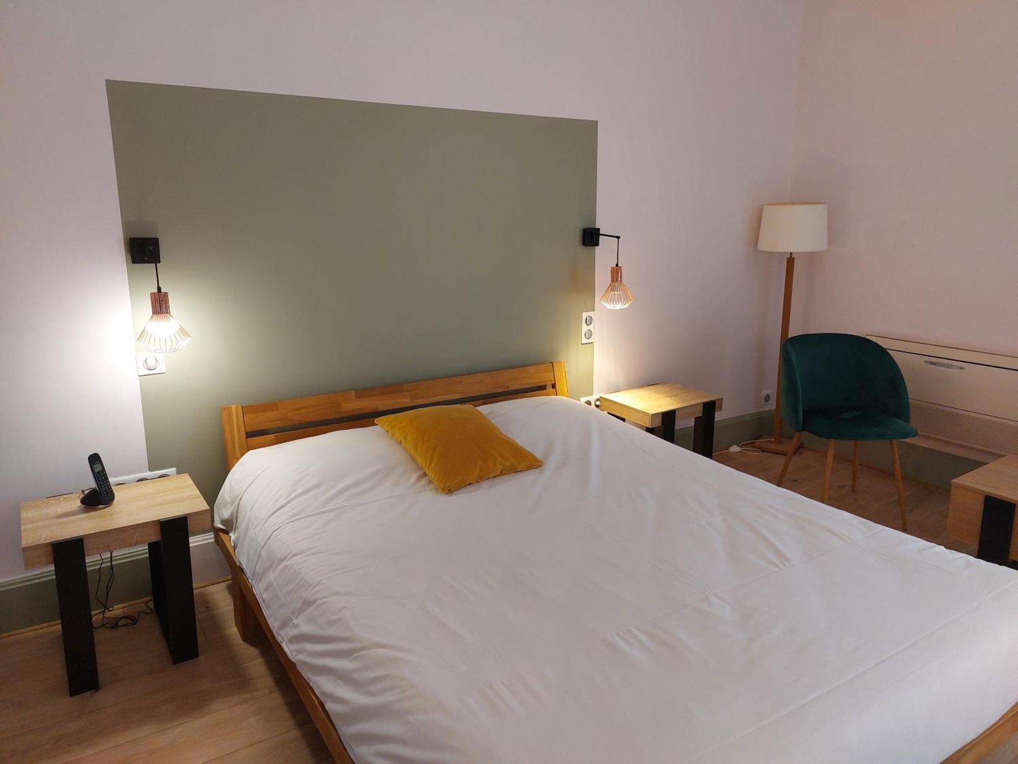 Brit Hotel Roanne - Le Grand Hotel ภายนอก รูปภาพ
