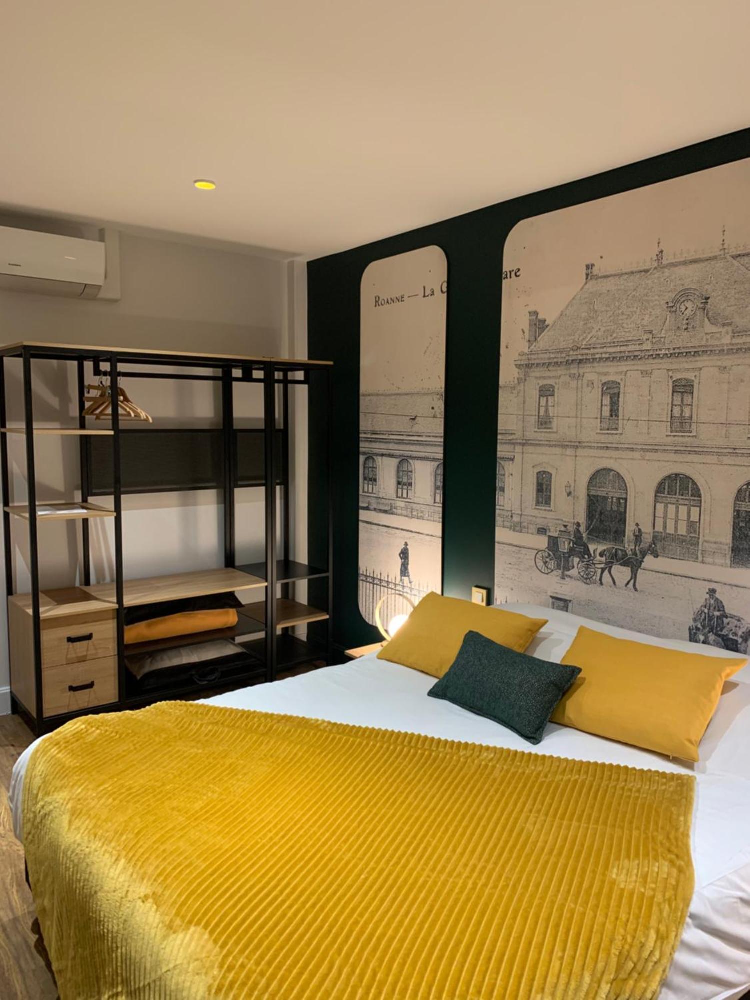 Brit Hotel Roanne - Le Grand Hotel ภายนอก รูปภาพ