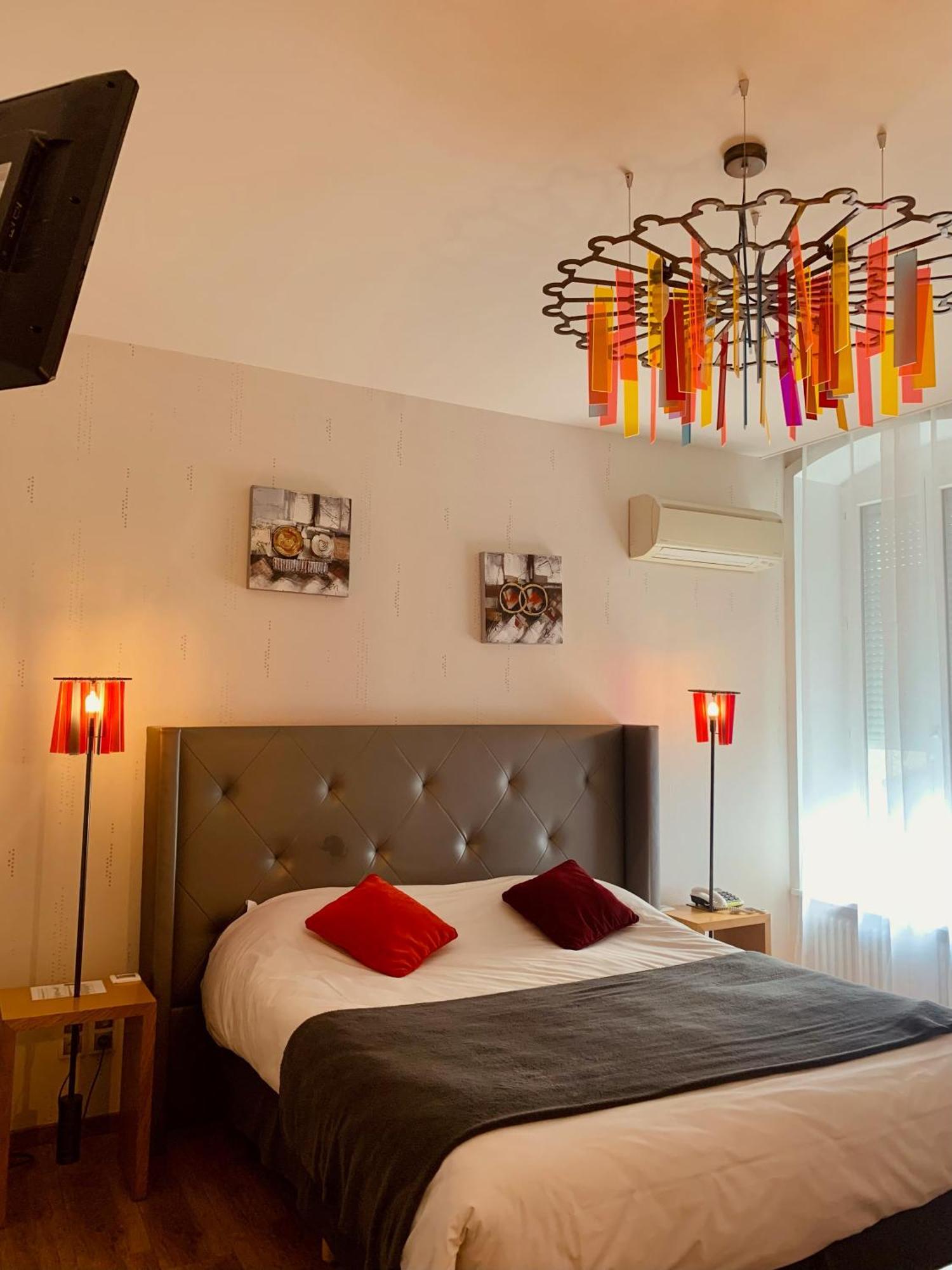 Brit Hotel Roanne - Le Grand Hotel ภายนอก รูปภาพ