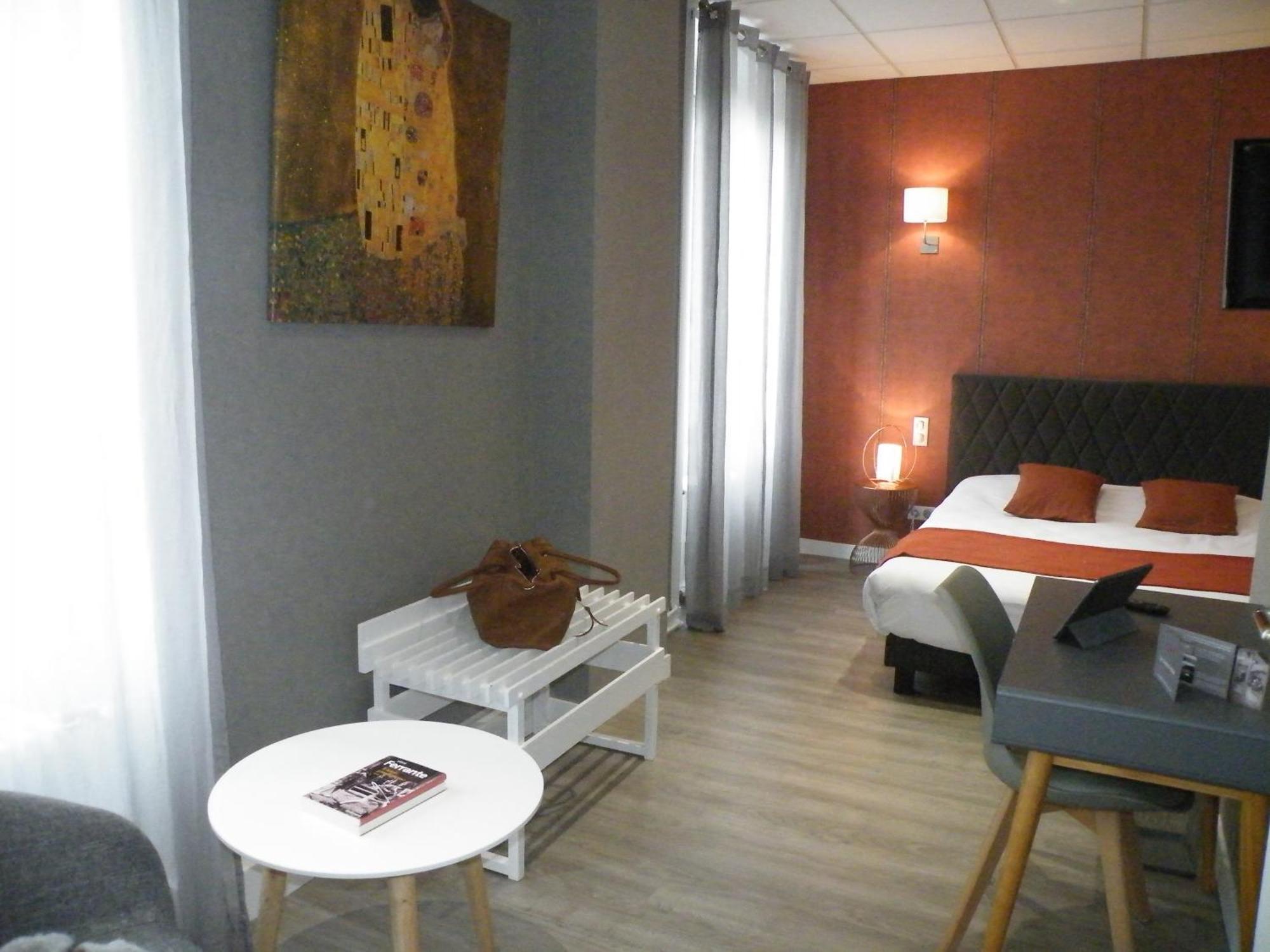Brit Hotel Roanne - Le Grand Hotel ภายนอก รูปภาพ